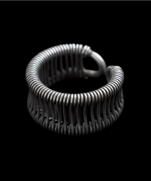 YArKA(ヤーカ)の「【YArKA×KAREN】collaboration ring YK2506OCR5379(リング・メンズ・シルバー/ブラック・#11/#13/#15)」の11枚目の写真