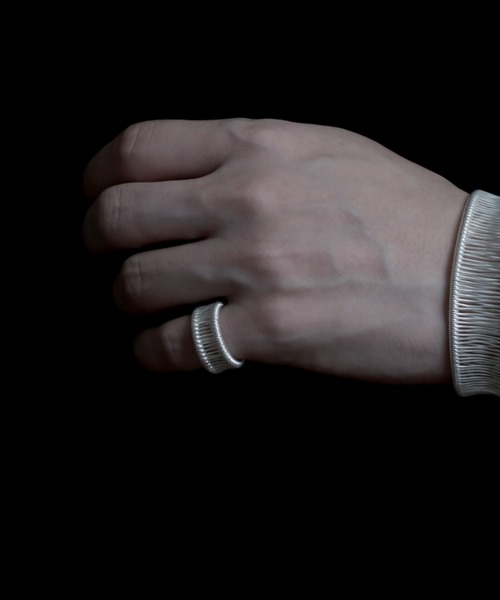 YArKA(ヤーカ)の「【YArKA×KAREN】collaboration ring YK2506OCR5379(リング・メンズ・シルバー/ブラック・#11/#13/#15)」の15枚目の写真