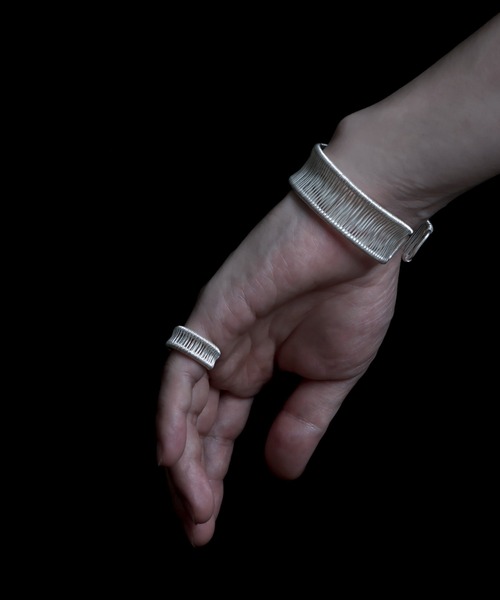 YArKA(ヤーカ)の「【YArKA×KAREN】collaboration ring YK2506OCR5379(リング・メンズ・シルバー/ブラック・#11/#13/#15)」の16枚目の写真