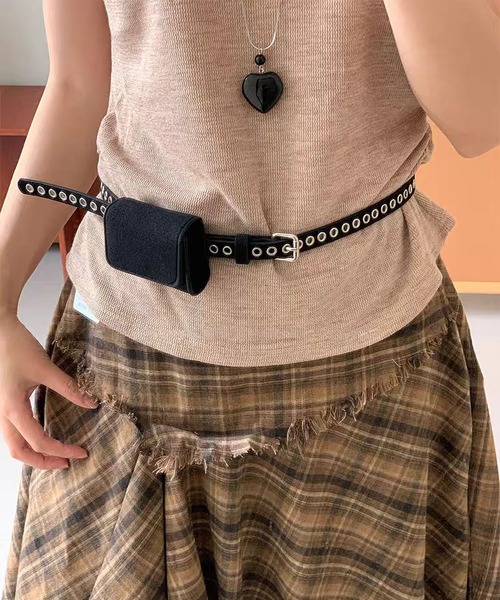 LA VORAGINE(ラ ヴォラジネ)の「ミニスクエアベルトポーチ/ウエストポーチ(ボディバッグ/ウエストポーチ・レディース・Black/C/BROWN・FREE)」の1枚目の写真