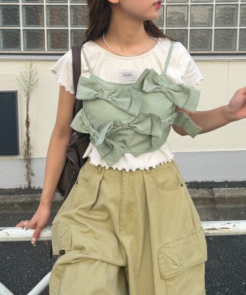 w closet(ダブルクローゼット)の「リボンビスチェキャミ(シャツ/ブラウス・レディース・グリーン/ネイビー/レッド・FREE)」の2枚目の写真