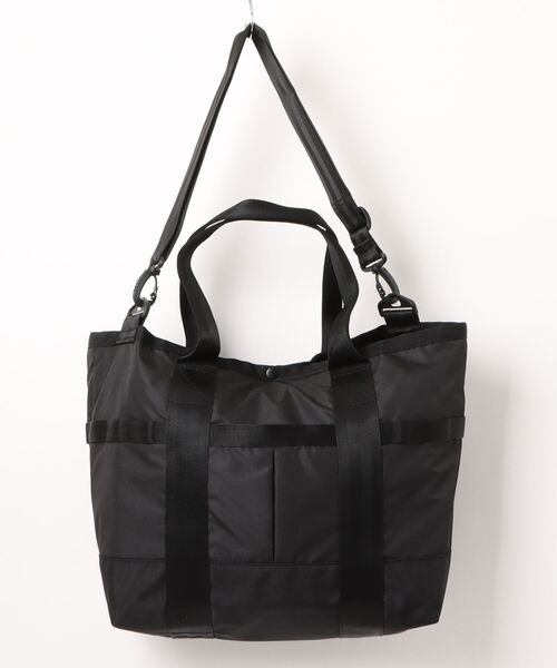 NEW ERA(ニューエラ)の「【NEW ERA/ニューエラ】トートバッグ 22L 2-way 150D NEW ERAロゴ ブラック(トートバッグ・メンズ・ブラック・FREE)」の2枚目の写真