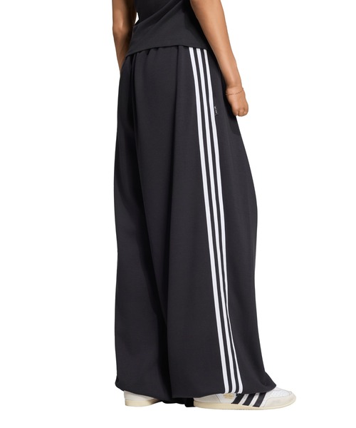 adidas（アディダス）の「adidas/アディダス　adidas Originals by JENNIE BLACK PINK/PLEATED TP（その他パンツ・レディース・ブラック/ベージュ・SMALL/MEDIUM/LARGE/X-LARGE）」の5枚目の写真