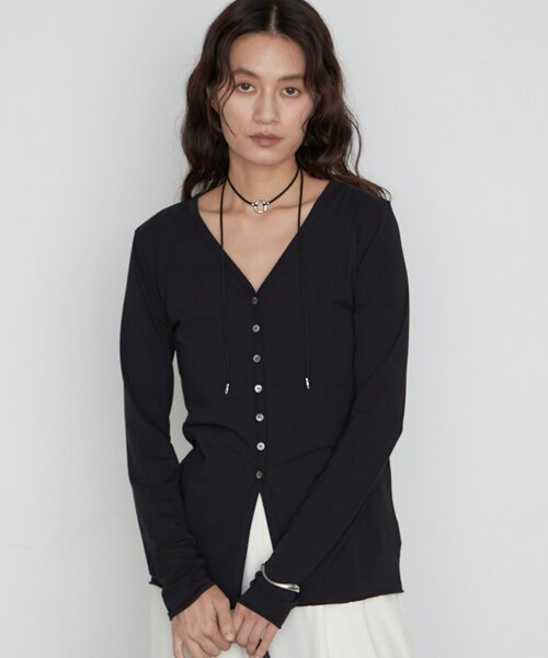 LOUNGEDRESS(ラウンジドレス)の「《レイヤードスタイル》キュプラコットンVカーディガン 秋服(カーディガン/ボレロ・レディース・ブラック/オフホワイト/モカ・FREE)」の9枚目の写真