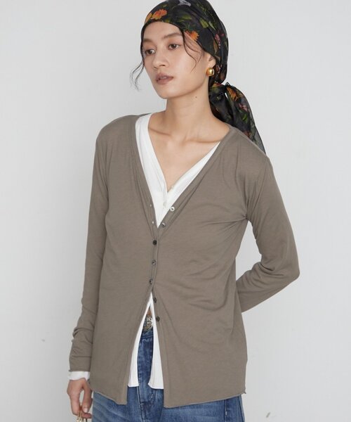 LOUNGEDRESS(ラウンジドレス)の「《レイヤードスタイル》キュプラコットンVカーディガン 秋服(カーディガン/ボレロ・レディース・ブラック/オフホワイト/モカ・FREE)」の18枚目の写真