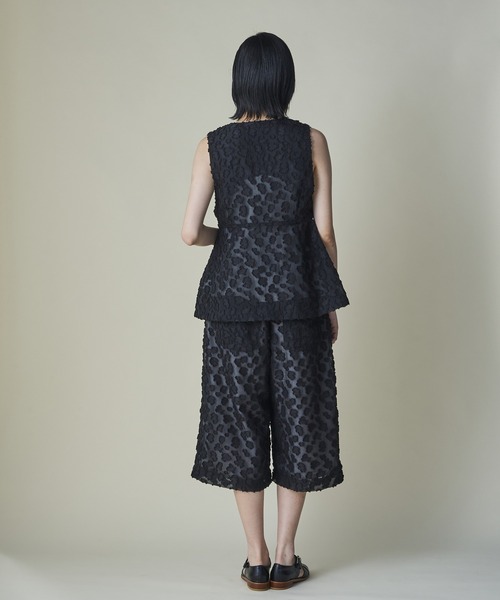 mintdesigns(ミントデザインズ)の「Floral Jacquard Volume Pants(その他パンツ・レディース・ブラック/ホワイト・ONESIZE)」の5枚目の写真