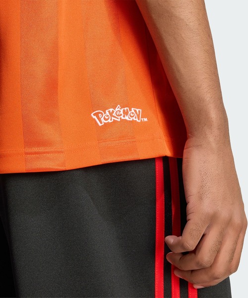 adidas(アディダス)の「Pokemon ジャージ ティー / アディダスオリジナルス adidas Originals(Tシャツ/カットソー・メンズ・オレンジ・X-SMALL/X-LARGE/SMALL/MEDIUM/LARGE/3XL/XX-LARGE)」の2枚目の写真