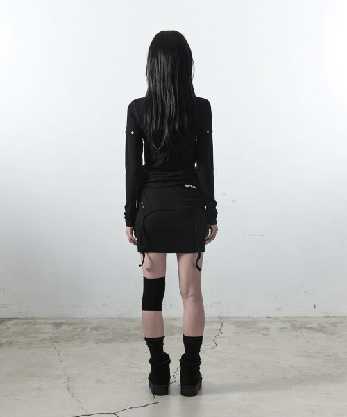 41PRAY(サイルプレイ)の「ボタンカットアウトスリーブトップ / ブラック(Tシャツ/カットソー・レディース・その他・FREE)」の6枚目の写真