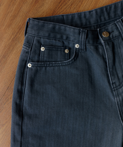Yuje（ユジェ）の「HERRINGBONE STRAIGHT PANTS (Midnight Blue, 3size)（その他パンツ・レディース・ダークブルー・SMALL/MEDIUM/LARGE）」の2枚目の写真