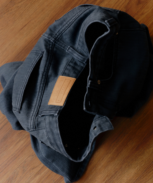 Yuje（ユジェ）の「HERRINGBONE STRAIGHT PANTS (Midnight Blue, 3size)（その他パンツ・レディース・ダークブルー・SMALL/MEDIUM/LARGE）」の3枚目の写真