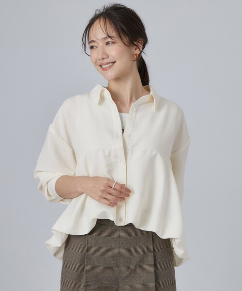 SHOO・LA・RUE(シューラルー)の「【S-LL/洗濯機可】インせず即こなれる 裾バルーンシャツ(シャツ/ブラウス・レディース・マスタード/ブラック/アイボリー・02/04/03/01)」の4枚目の写真