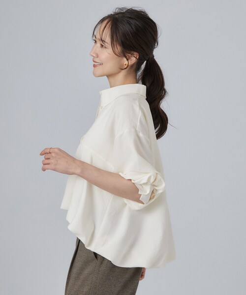 SHOO・LA・RUE(シューラルー)の「【S-LL/洗濯機可】インせず即こなれる 裾バルーンシャツ(シャツ/ブラウス・レディース・マスタード/ブラック/アイボリー・02/04/03/01)」の5枚目の写真