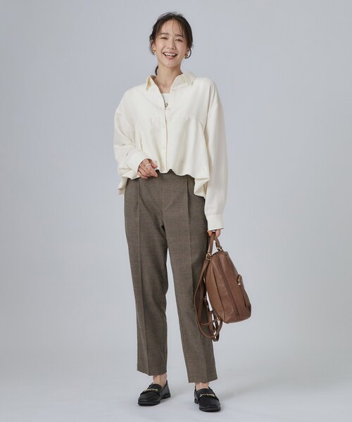 SHOO・LA・RUE(シューラルー)の「【S-LL/洗濯機可】インせず即こなれる 裾バルーンシャツ(シャツ/ブラウス・レディース・マスタード/ブラック/アイボリー・02/04/03/01)」の6枚目の写真