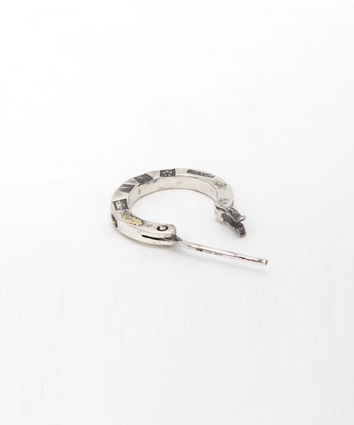 VIVIFY(ビビファイ)の「ピアス/フープ/ホールマーク/ゴールドダスト(ピアス(片耳用)・メンズ・シルバー×ゴールド/シルバー系その他・FREE)」の5枚目の写真