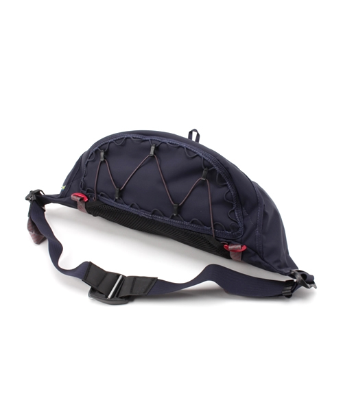 JOURNAL STANDARD（ジャーナルスタンダード）の「KLATTERMUSEN /クレッタルムーセン : FIMMAFANG 2.0/ショルダーバッグ（ボディバッグ/ウエストポーチ・メンズ・ネイビー・FREE）」の3枚目の写真