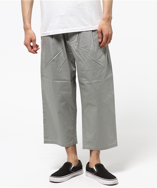 rehacer(レアセル)の「Paper Touch Uncle Cut Pants(チノパンツ・メンズ・ブラック/ネイビー/グレー・LARGE/MEDIUM)」の1枚目の写真