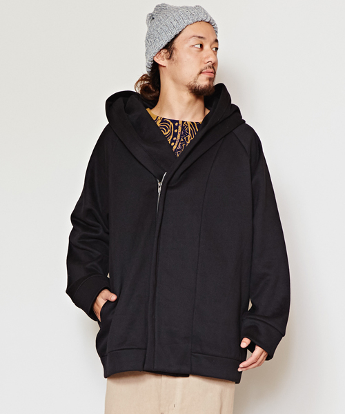 チャイハネ（チャイハネ）の「【チャイハネ】yul ボリュームカラーMEN'Sシンプルパーカー（パーカー・メンズ・グリーン/チャコール/ネイビー/ブラック/ワイン・FREE）」の2枚目の写真