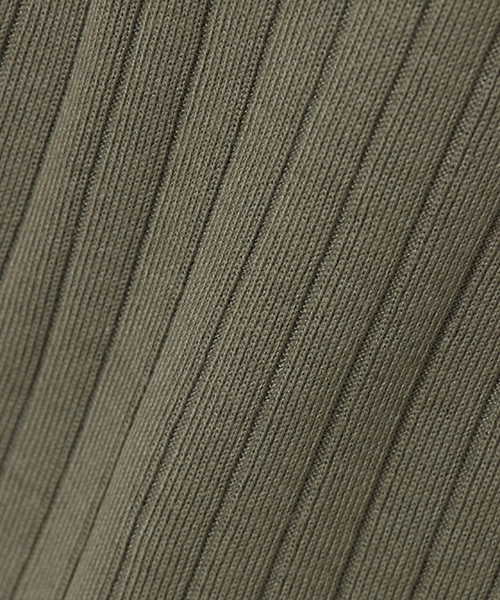 VENCEEXCHANGE（ヴァンスエクスチェンジ）の「ベーシックワイドリブタンクトップ（タンクトップ・レディース・オレンジ/イエロー/ネイビー/パープル/グレー/ブラック/オリーブ/オフホワイト・MEDIUM）」の17枚目の写真