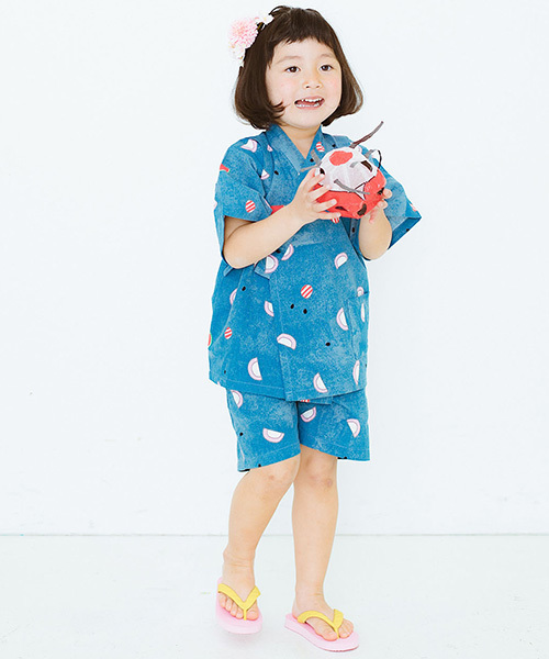 Kraso（クラソ）の「【特大HIT甚平に新カラーが登場★】京都Ｓｕｂｉｋｉａｗａ食器店さんとつくった　かまぼこ柄のじんべい（浴衣・キッズ・ブルー・12/10/13/9/11）」の5枚目の写真