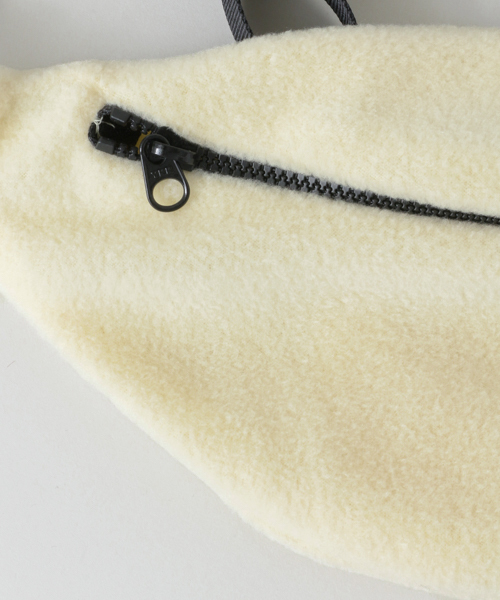 PHATEE（ファッティー）の「Phatee　FLEECE WAIST BAG（ボディバッグ/ウエストポーチ・レディース・ブラック/ベージュ/オフホワイト・ONE）」の13枚目の写真