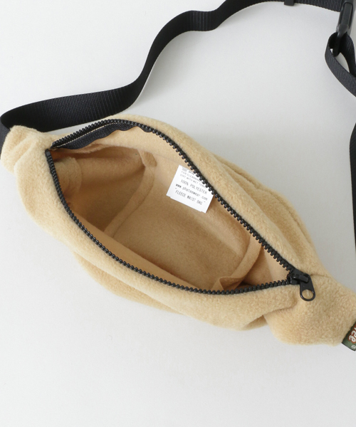 PHATEE（ファッティー）の「Phatee　FLEECE WAIST BAG（ボディバッグ/ウエストポーチ・レディース・ブラック/ベージュ/オフホワイト・ONE）」の11枚目の写真