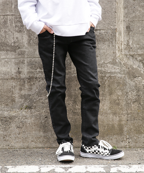 kutir（クティール）の「SLIM LONG PANTS / ストレッチデニムスリムスキニーパンツ（デニムパンツ・メンズ・ブラック/ワンウォッシュ・LARGE/SMALL/MEDIUM）」の2枚目の写真