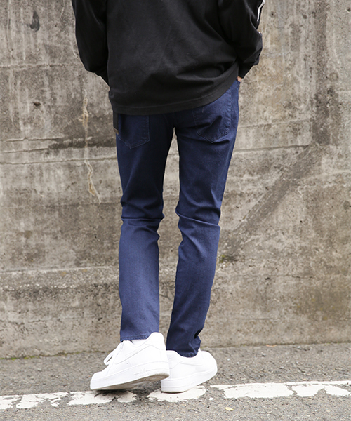 kutir（クティール）の「SLIM LONG PANTS / ストレッチデニムスリムスキニーパンツ（デニムパンツ・メンズ・ブラック/ワンウォッシュ・LARGE/SMALL/MEDIUM）」の13枚目の写真