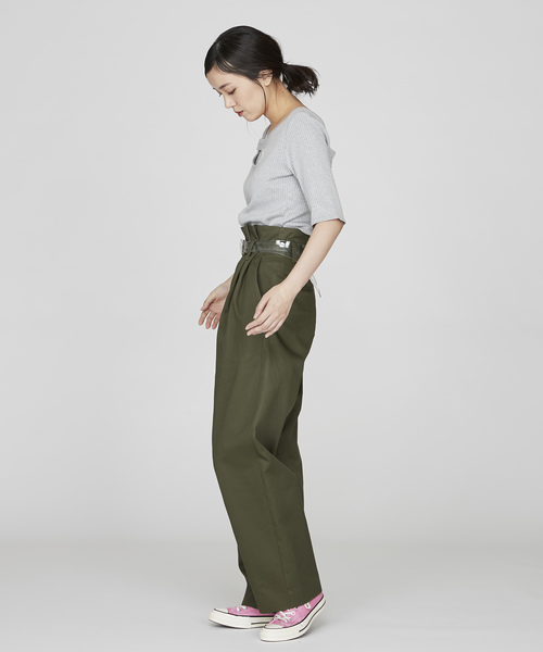 TRUNO by NOISE MAKER（トルノバイノイズメーカー）の「ハイウエストヴィンテージチノタックパンツ（チノパンツ・レディース・ネイビー/ブラウン/カーキ・38/36）」の9枚目の写真