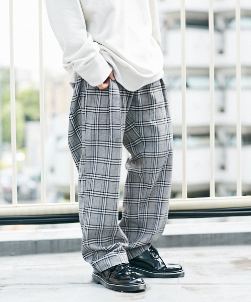 kutir(クティール)の「belted wide PT / ベルト付チェックワイドストレートパンツ(その他パンツ・メンズ・ベージュ系その他/ブラック/グレー系その他/ブラウン系その他/グリーン系その他/グレー系その他3/ベージュ系その他2/グレー系その他2・SMALL/MEDIUM/LARGE)」の7枚目の写真