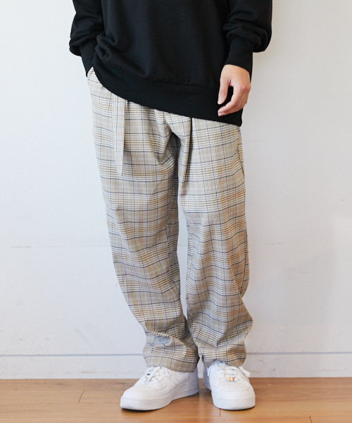 kutir(クティール)の「belted wide PT / ベルト付チェックワイドストレートパンツ(その他パンツ・メンズ・ベージュ系その他/ブラック/グレー系その他/ブラウン系その他/グリーン系その他/グレー系その他3/ベージュ系その他2/グレー系その他2・SMALL/MEDIUM/LARGE)」の8枚目の写真