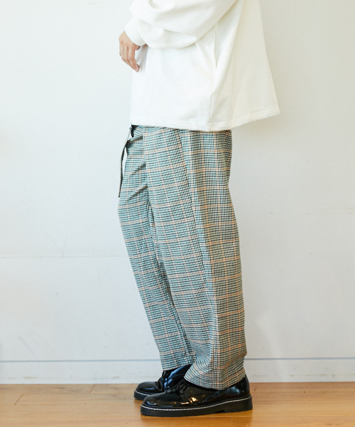 kutir(クティール)の「belted wide PT / ベルト付チェックワイドストレートパンツ(その他パンツ・メンズ・ベージュ系その他/ブラック/グレー系その他/ブラウン系その他/グリーン系その他/グレー系その他3/ベージュ系その他2/グレー系その他2・SMALL/MEDIUM/LARGE)」の9枚目の写真