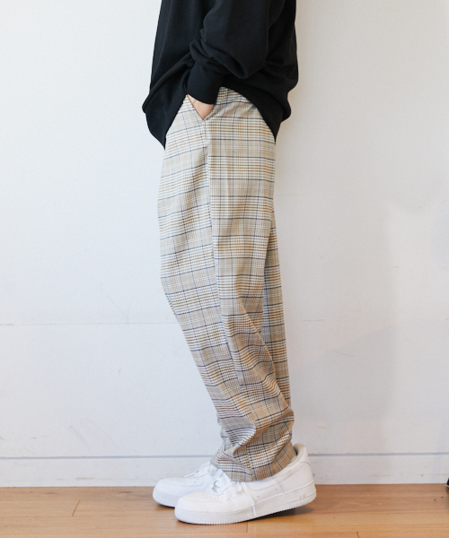 kutir(クティール)の「belted wide PT / ベルト付チェックワイドストレートパンツ(その他パンツ・メンズ・ベージュ系その他/ブラック/グレー系その他/ブラウン系その他/グリーン系その他/グレー系その他3/ベージュ系その他2/グレー系その他2・SMALL/MEDIUM/LARGE)」の17枚目の写真