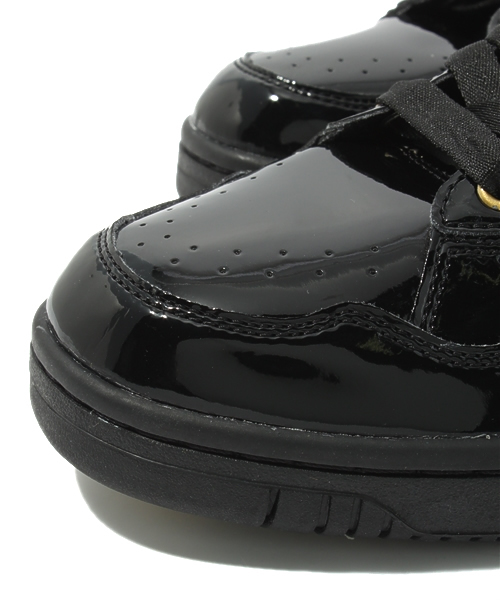 PUMA(プーマ)の「プーマキャット 2 SP (UNISEX) - puma archive(スニーカー・メンズ・ホワイト/ブラック/レッド・22.5cm/23cm/23.5cm/24cm/24.5cm/25cm/25.5cm/26cm/26.5cm/27cm/27.5cm/28cm/28.5cm/29cm/30cm/31cm)」の9枚目の写真