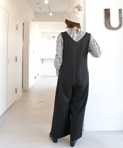 LBC（エルビーシー）の「TR前ボタンサロペット（サロペット/オーバーオール・レディース・ブラック/ベージュ・M）」の6枚目の写真