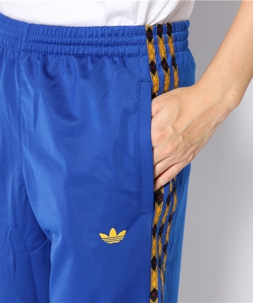 adidas Originals（アディダスオリジナルス）の「アディダス タータン