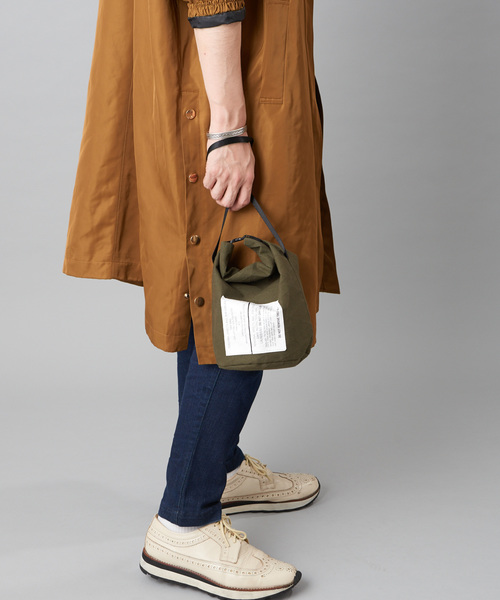 BURLAP OUTFITTER(バーラップアウトフィッター)の「【バーラップアウトフィッター】巾着ポシェット【WEB限定】(ショルダーバッグ・レディース・ホワイト/ブラック/オリーブ・FREE)」の5枚目の写真