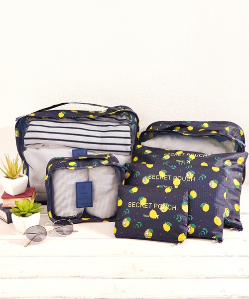 classicalelf(クラシカルエルフ)の「映えるプリント柄のトラベルポーチ6点セット(トラベルグッズ・レディース・ブラック/ピンク/ネイビー/ブルー/グリーン・ONE SIZE)」の2枚目の写真