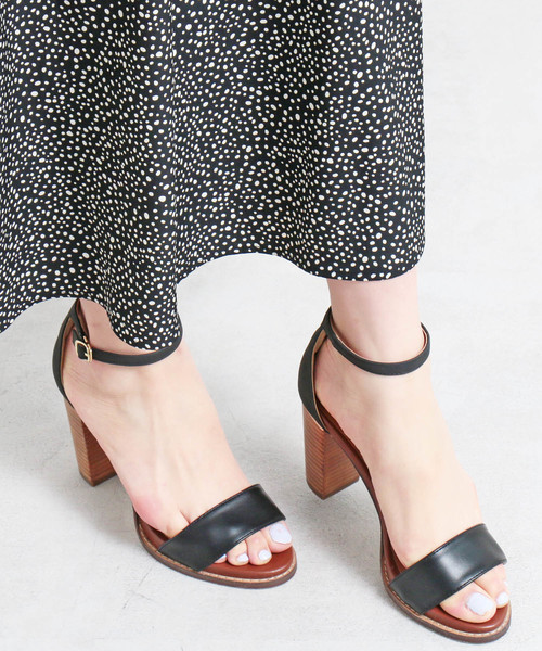 N.(N. Natural Beauty Basic)(エヌエヌナチュラルビューティーベーシック)の「ヒールカップサンダル(サンダル・レディース・ブラック系その他/ホワイト系その他/シルバー系その他/ゴールド系その他・LARGE/MEDIUM/SMALL)」の3枚目の写真