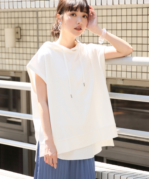 LOWRYS FARM(ローリーズファーム)の「フードフレンチスリーブ 837706(Tシャツ/カットソー)」|オフホワイト