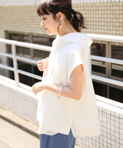 LOWRYS FARM（ローリーズファーム）の「フードフレンチスリーブ　837706（Tシャツ/カットソー・レディース・パープル/オフホワイト/ブラック/ベージュ・FREE）」の11枚目の写真