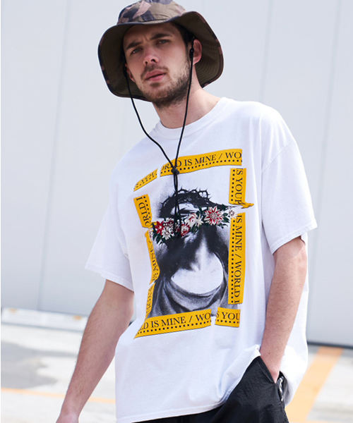 JACKROSE(ジャックローズ)の「JE・フラワー刺繍・JESUS CHRIST Tシャツ(Tシャツ/カットソー・メンズ・ホワイト/ブラック・M/L/XL)」の1枚目の写真