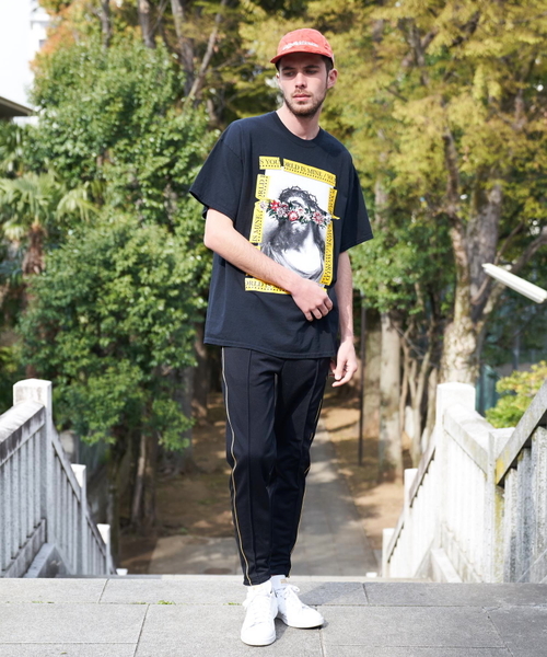 JACKROSE(ジャックローズ)の「JE・フラワー刺繍・JESUS CHRIST Tシャツ(Tシャツ/カットソー・メンズ・ホワイト/ブラック・M/L/XL)」の3枚目の写真