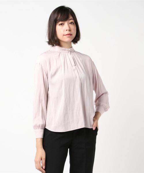 NATURAL BEAUTY BASIC（ナチュラルビューティーベーシック）の「ヴィンテージサテンギャザーブラウス（シャツ/ブラウス・レディース・ネイビー/オフホワイト/ピンク/ピンク系その他5・SMALL/MEDIUM）」の4枚目の写真