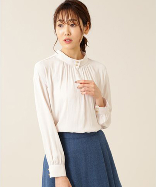 NATURAL BEAUTY BASIC（ナチュラルビューティーベーシック）の「ヴィンテージサテンギャザーブラウス（シャツ/ブラウス・レディース・ネイビー/オフホワイト/ピンク/ピンク系その他5・SMALL/MEDIUM）」の5枚目の写真