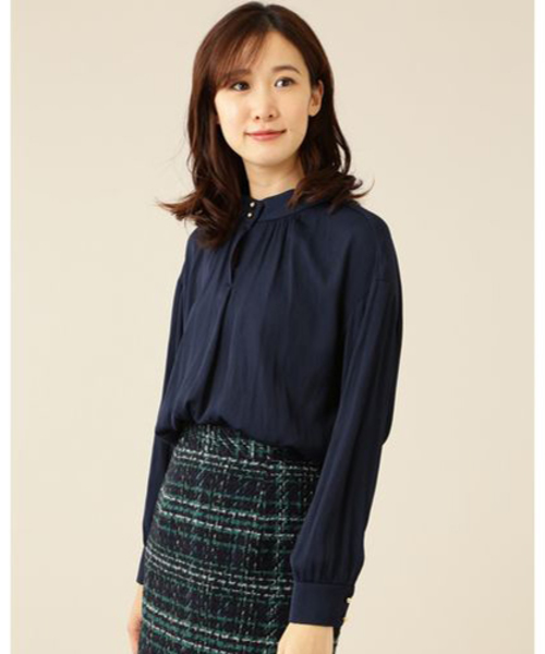 NATURAL BEAUTY BASIC（ナチュラルビューティーベーシック）の「ヴィンテージサテンギャザーブラウス（シャツ/ブラウス・レディース・ネイビー/オフホワイト/ピンク/ピンク系その他5・SMALL/MEDIUM）」の8枚目の写真