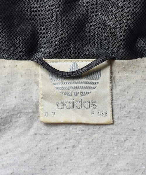 adidas(アディダス)の「【ヴィンテージ古着】80's adidas/アディダス フルジップ ナイロンジャケット(ナイロンジャケット・メンズ・パープル・LARGE)」の4枚目の写真