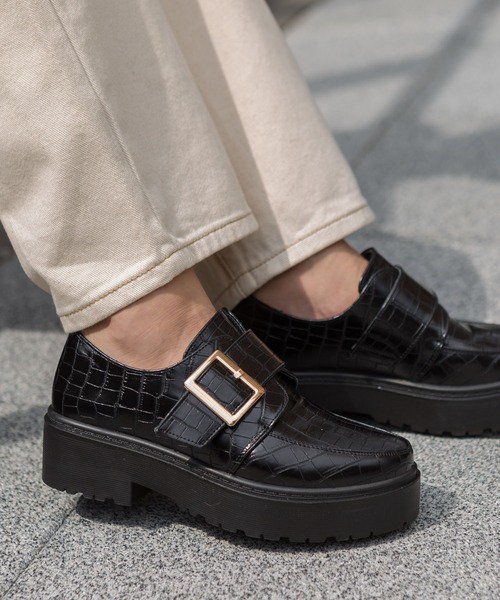 SpRay（スプレイ）の「バックル付厚底ローファー（ドレスシューズ・レディース・ブラック/ブラック系その他/ブラウン系その他/ブラック系その他2・SMALL/MEDIUM/LARGE/X-LARGE）」の3枚目の写真