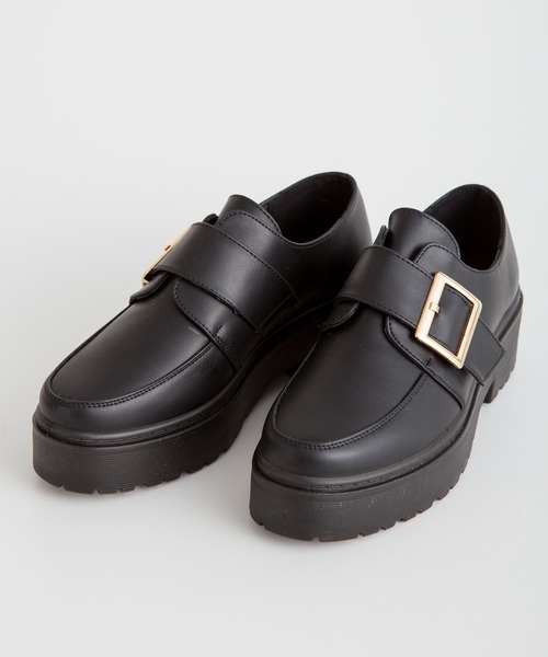 SpRay（スプレイ）の「バックル付厚底ローファー（ドレスシューズ・レディース・ブラック/ブラック系その他/ブラウン系その他/ブラック系その他2・SMALL/MEDIUM/LARGE/X-LARGE）」の2枚目の写真