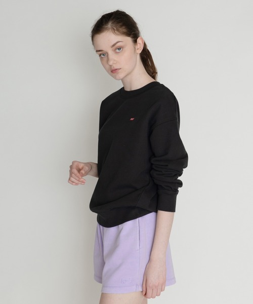 Levi's（リーバイス）の「Levi's/リーバイス STANDARD クルーネックスウェット CAVIAR（スウェット・レディース・ブラック・M/S/XS）」の8枚目の写真