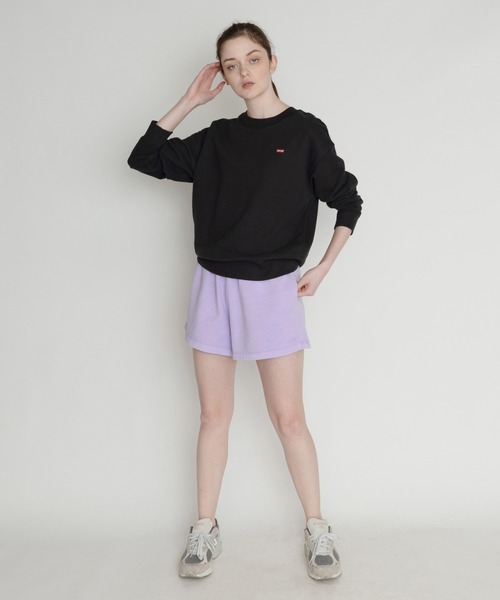 Levi's（リーバイス）の「Levi's/リーバイス STANDARD クルーネックスウェット CAVIAR（スウェット・レディース・ブラック・M/S/XS）」の10枚目の写真
